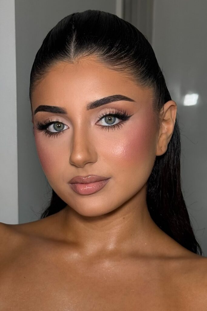 24+ Soft Bridesmaid Makeup Ideas for a Fresh Wedding Look lydiasleimanmakeup 1746521519 3626407799590350542 4782304666 (custom)