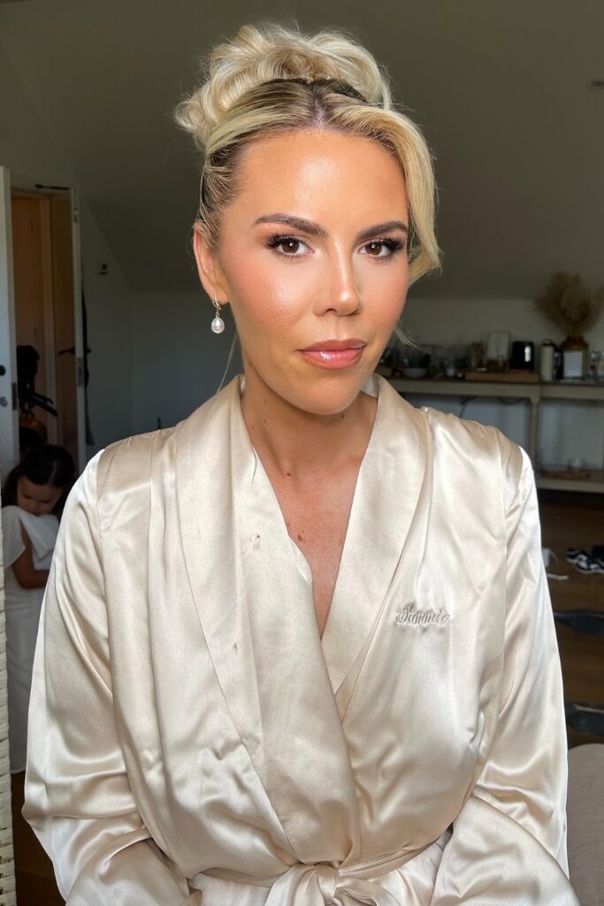 24+ Soft Bridesmaid Makeup Ideas for a Fresh Wedding Look makeupby erin 1759343813 3733969002721714132 3532908147 (custom)