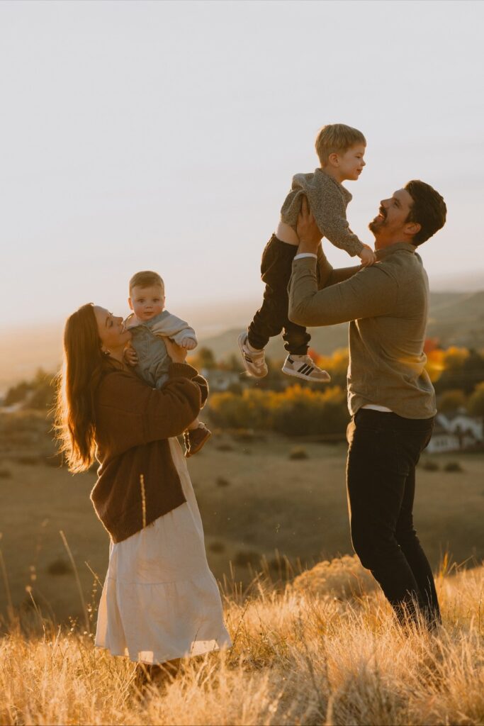 21+ Family Photo Outfit Ideas That Look Great Together peytonrbyford 1762806301 3763014457971937997 1334175868 (custom)