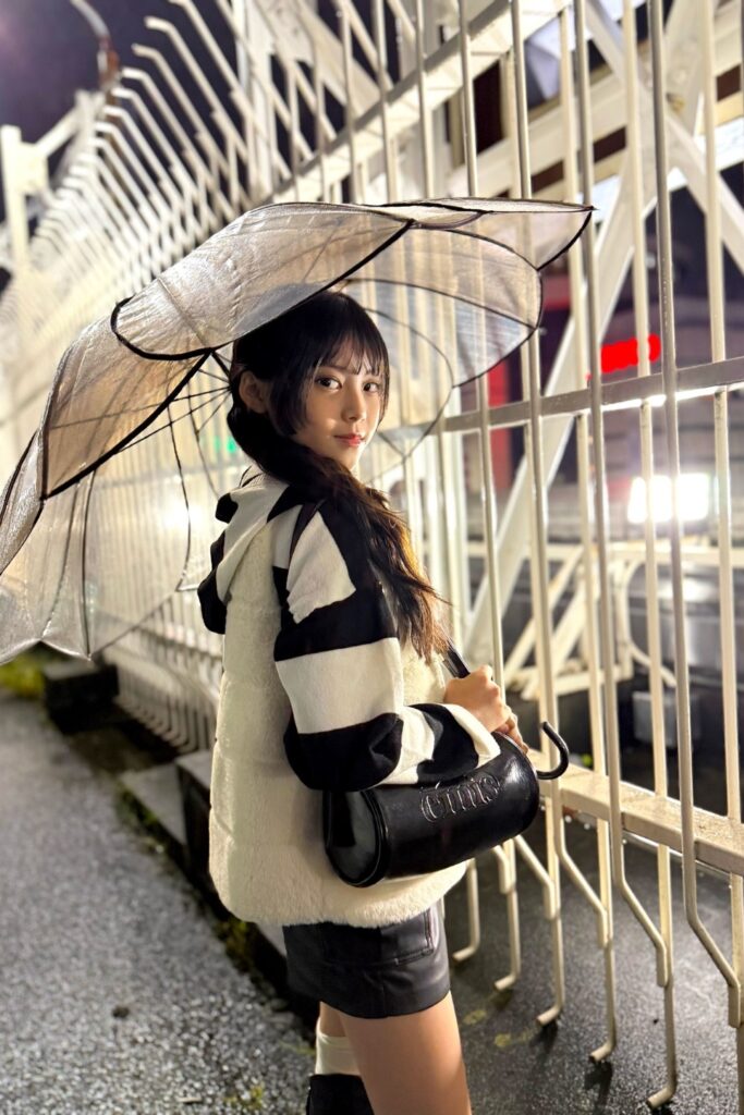 20+ Rainy Day Outfits for Cozy Practical Style rino t.0608 1760609726 3744588249634697552 4869208871 (custom)