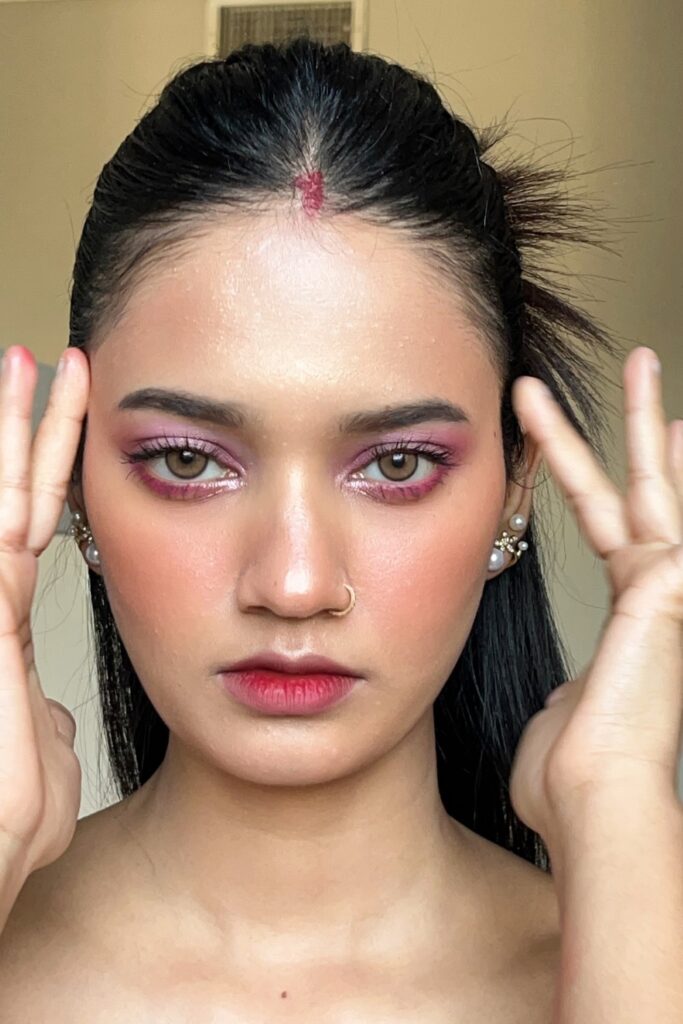 16+ Eye Makeup Ideas for Bold or Soft Everyday Looks sheelnspire 1739852845 3570466914486805161 53448153326 (custom)