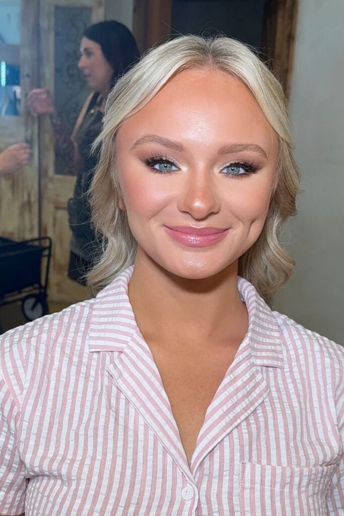 24+ Soft Bridesmaid Makeup Ideas for a Fresh Wedding Look wearebeautypros 1754693984 3694963404909595759 65043507362 (custom)