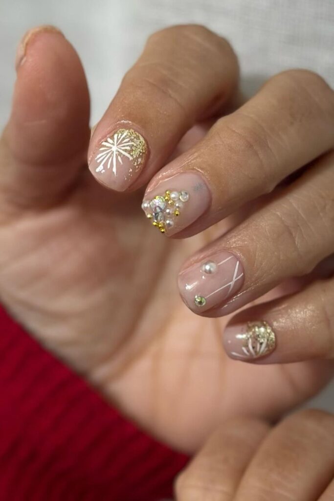 31+ Sparkling Rhinestone Nail Ideas for Bold Looks 16