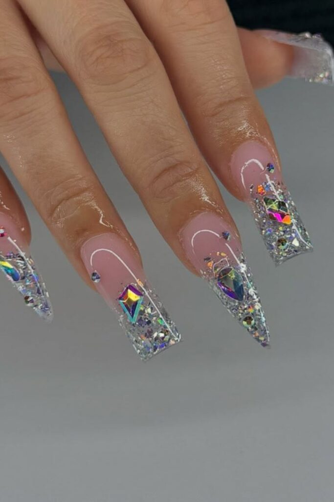 31+ Sparkling Rhinestone Nail Ideas for Bold Looks 20