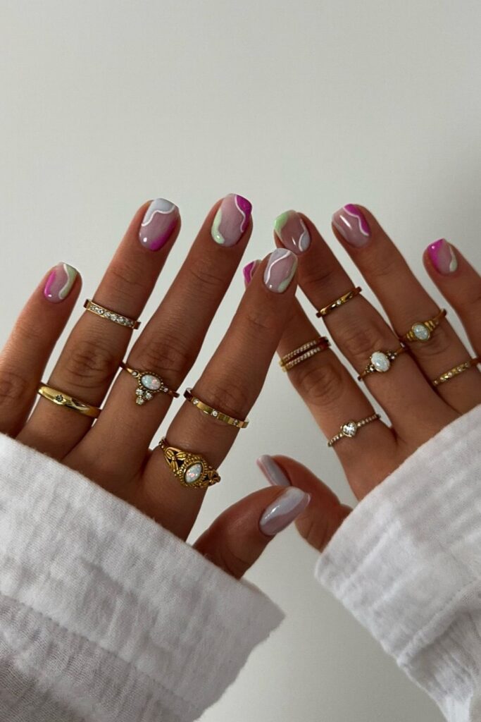 30+ Fresh Swirl Nail Ideas for Every Style 21