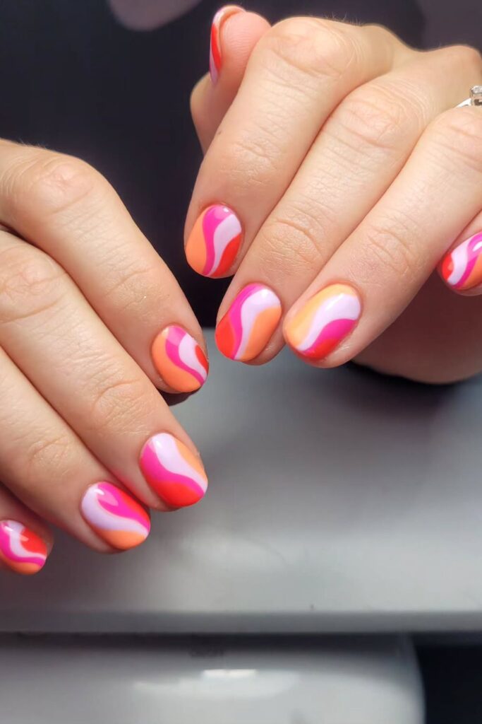 30+ Fresh Swirl Nail Ideas for Every Style 28