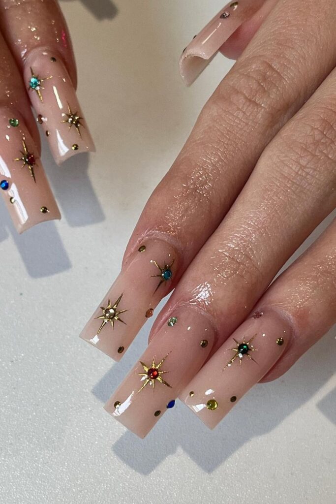 31+ Sparkling Rhinestone Nail Ideas for Bold Looks 30