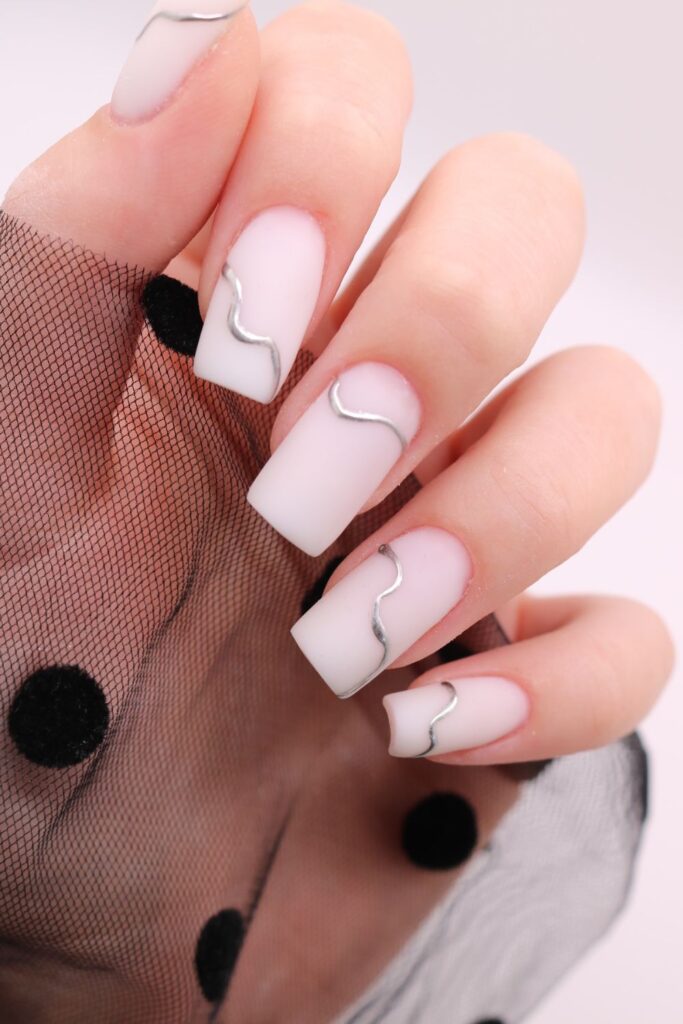 30+ Fresh Swirl Nail Ideas for Every Style 7