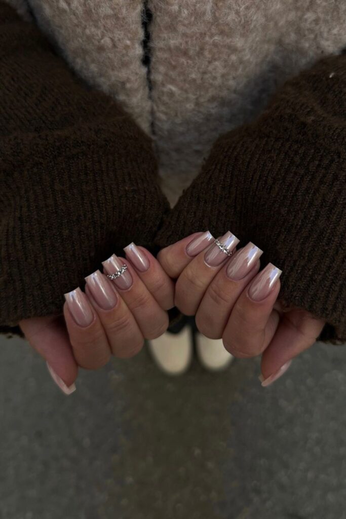 31+ Sparkling Rhinestone Nail Ideas for Bold Looks 8